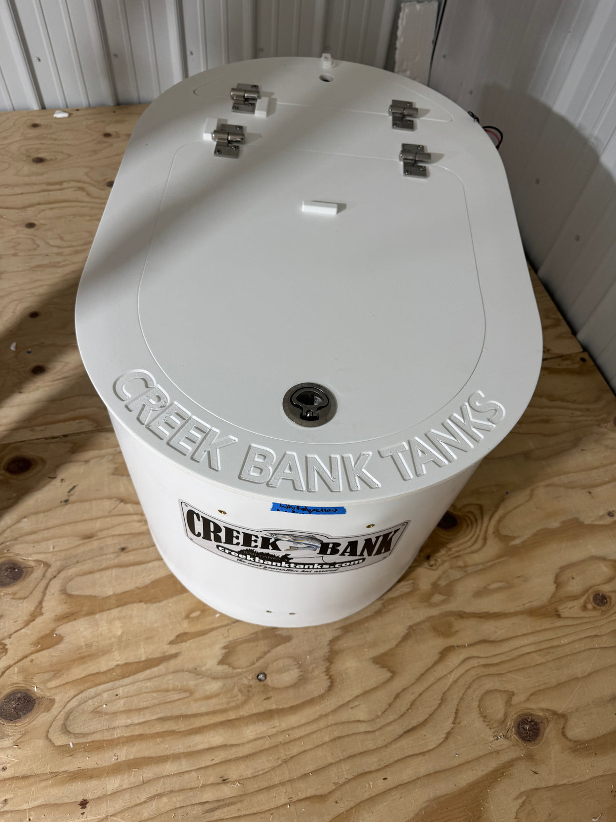 Scratch and Dent 50 gal w/ filter system White Inner Creek Bank Tanks Version 2
