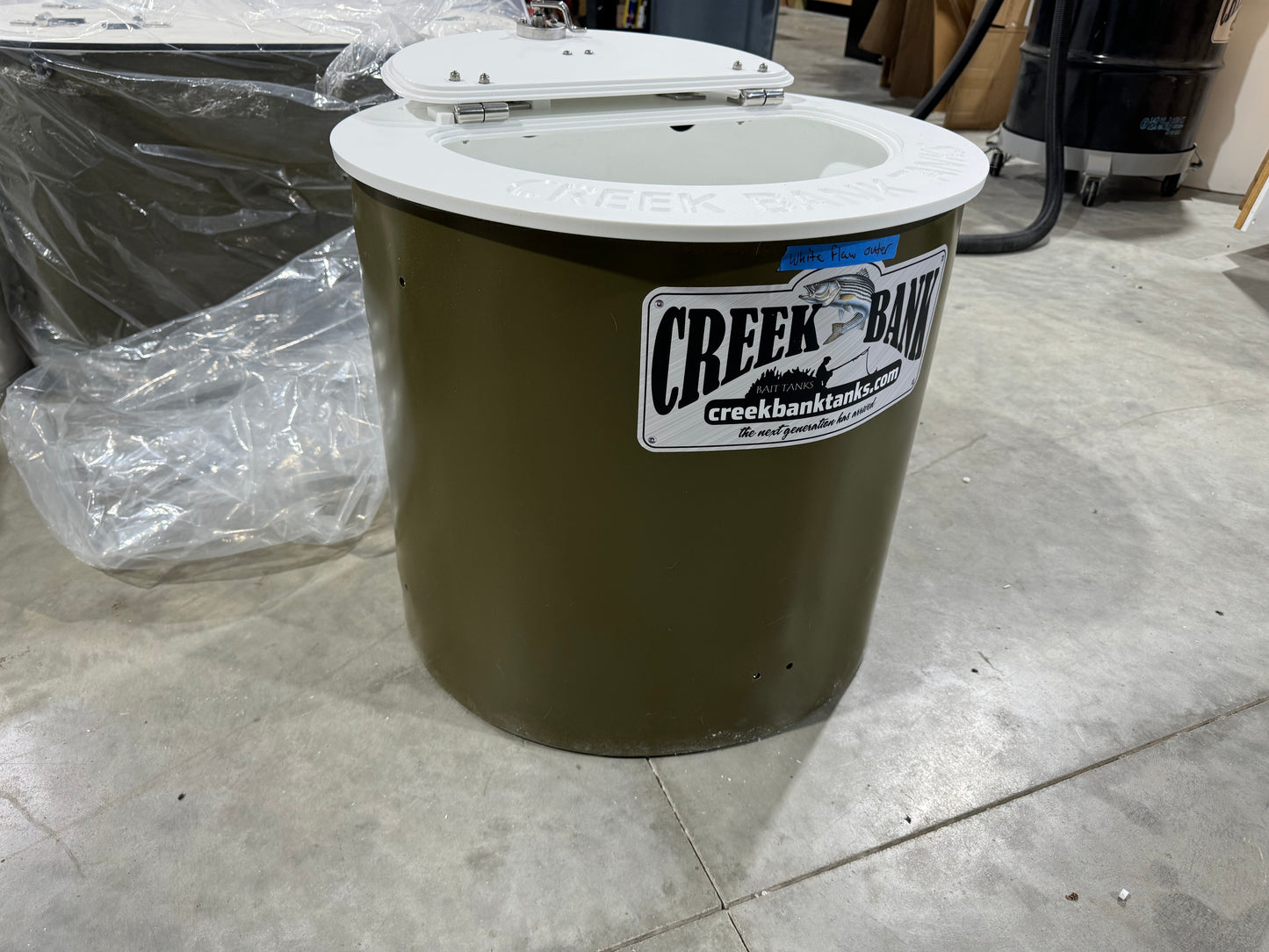 scratch / Dent 30 Gallon Creek Bank Tanks Version 2 od green white lid white inner